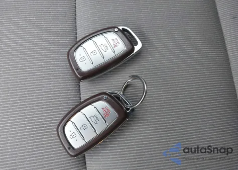 2017 Hyundai Elantra Se z USA, uszkodzony, nr VIN 5NPD84LF4HH049041